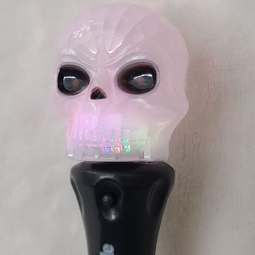 Arctic Circle Halloween Skull Flashlight Kids Meal Toy Hand Held Color changing - Picture 2 of 10